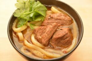 牛肉麺盛り付け例